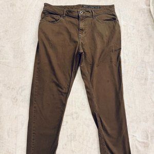 Olive/Brown Men's DKNY slim straight W36, L32.
